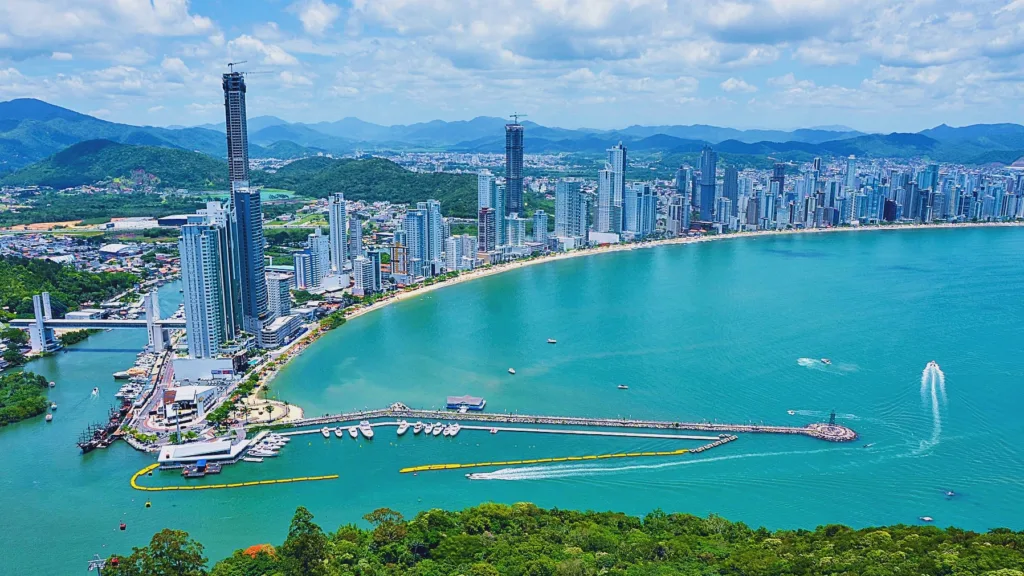 Praia balneario camboriu mar limpo o que fazer dicas